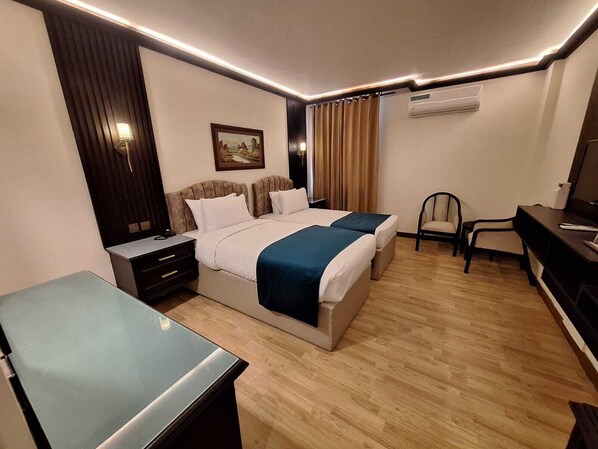 Deluxe Twin Room, City View | Desk, blackout curtains, iron/ironing board, free WiFi - The Shalimar Grand Rawalpindi (Rawalpindi)