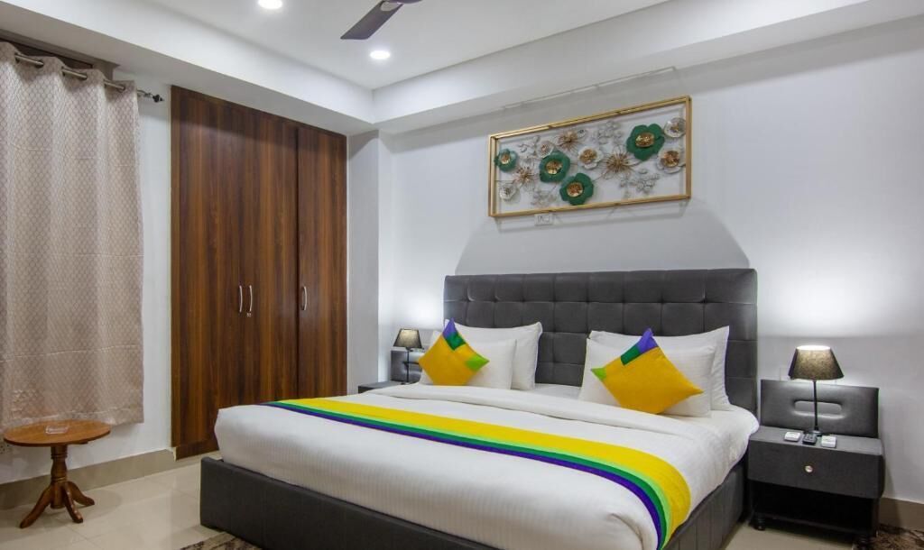 Ameublement personnalisé, bureau, Wi-Fi gratuit, draps fournis