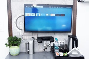 طراز فريد لكل وحدة ومكتب وواي فاي مجانًا وملاءات أسرّة