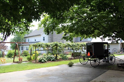 Lancaster County Amish Farm Stay - Near Kitchen Kettle Village in Intercourse