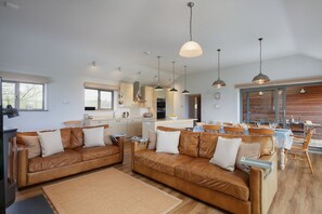 Smart TV, fireplace - Sloopside - Bantham South Devon, perfect central village location close to beach (Bantham)