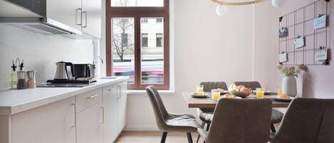 Family Apartment, 2 Bedrooms | Dining