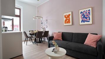 Familienapartment, 2 Schlafzimmer | Wohnbereich