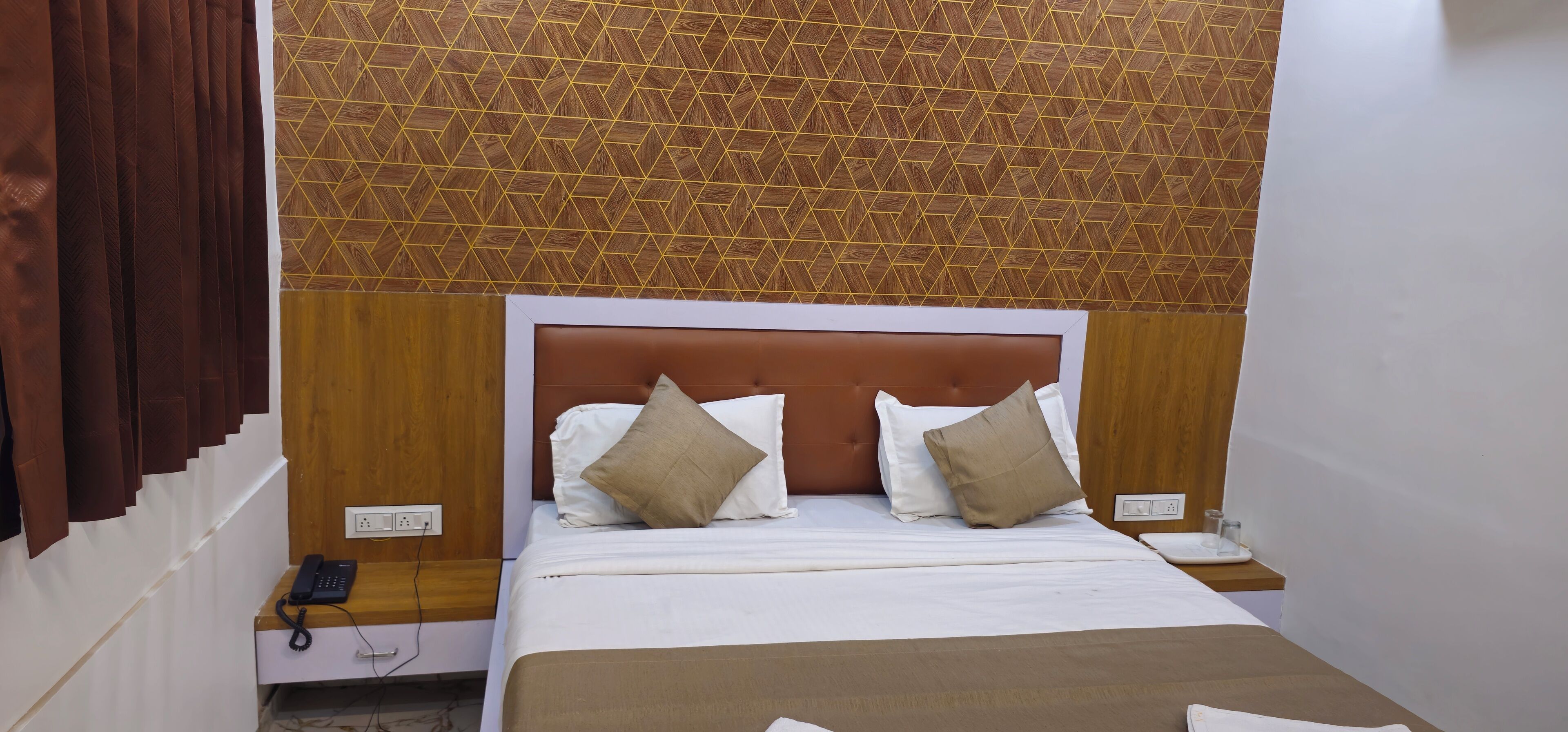 Bureau, espace de travail pour ordinateur portable