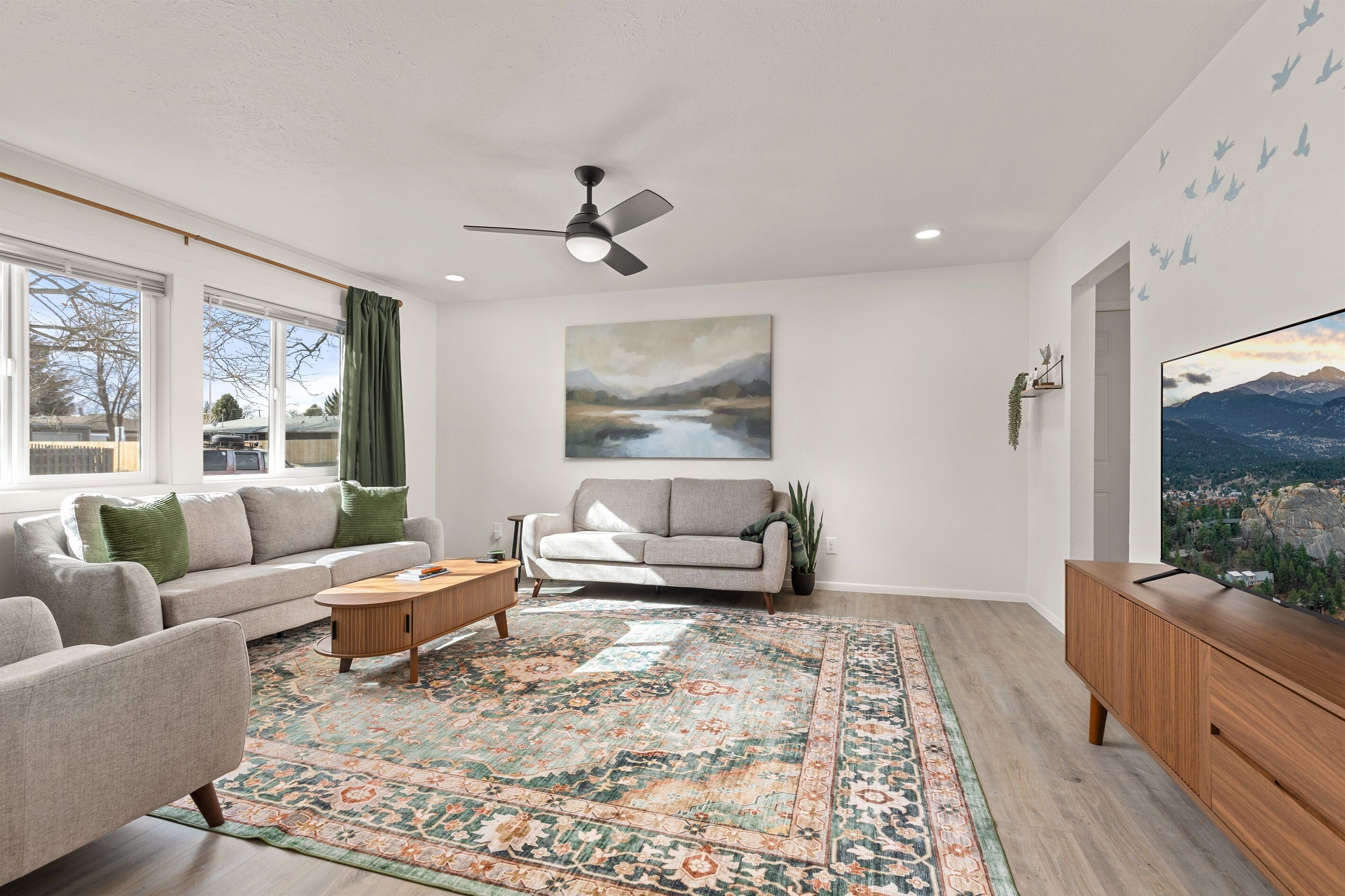 Smart TV, foosball, stereo