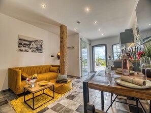 TV - Exclusive apartment - hayloft for 2 (Tating)