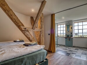 Room - Exclusive apartment - hayloft for 2 (Tating)