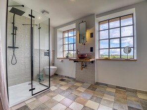 Een douche, een haardroger