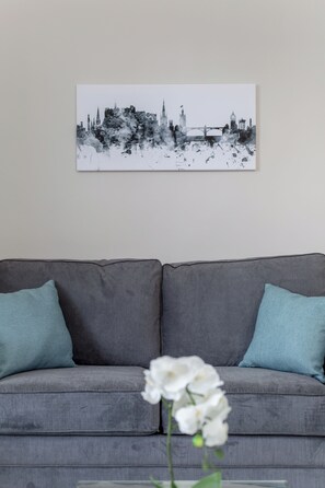 Apartment | Living area - Grassmarket Modern Two Bedroom Flat  (Edinburgh)