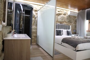 1 bedroom, iron/ironing board, free WiFi, bed sheets - Boavista Rustic House (Porto)