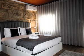1 bedroom, iron/ironing board, free WiFi, bed sheets - Boavista Rustic House (Porto)
