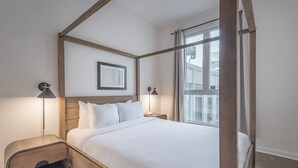 Luxury Penthouse, City View | Blackout drapes, soundproofing, iron/ironing board, WiFi (free)