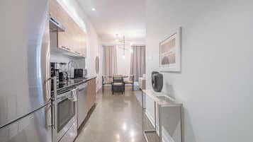 Superior-Apartment, Stadtblick | Eigene Küche