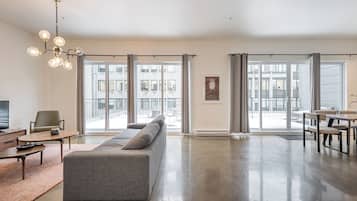 Luxury Penthouse, City View | Living area