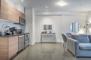 Deluxe Condo | Interior - LE PENNY LANE PAR DOJOSTAYS (Montréal)