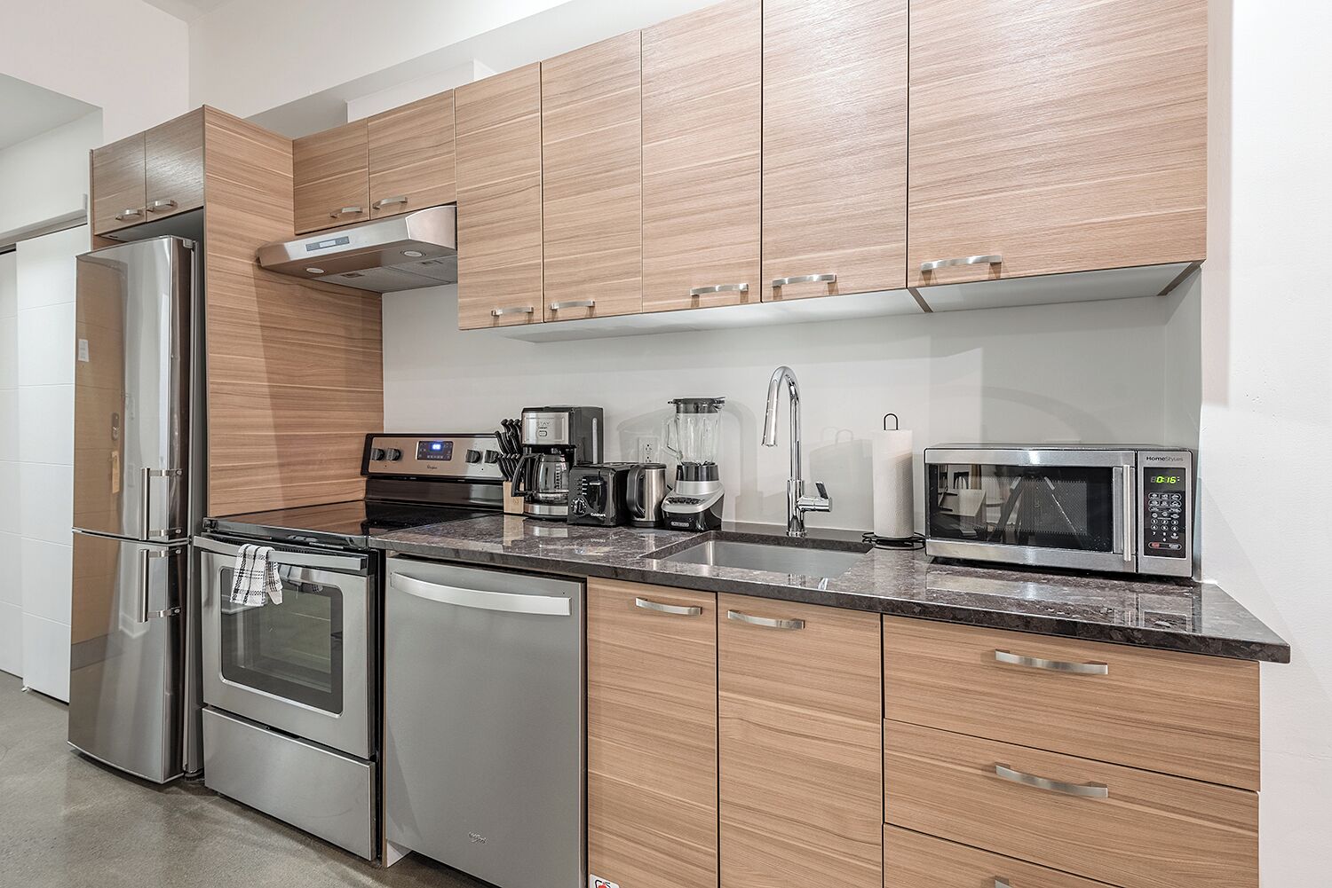 Superior Condo, City View | Private kitchen