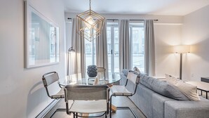 Comfort Condo, City View | Interior