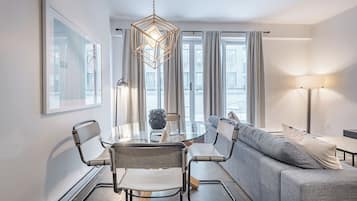 Comfort Condo, City View | Interior