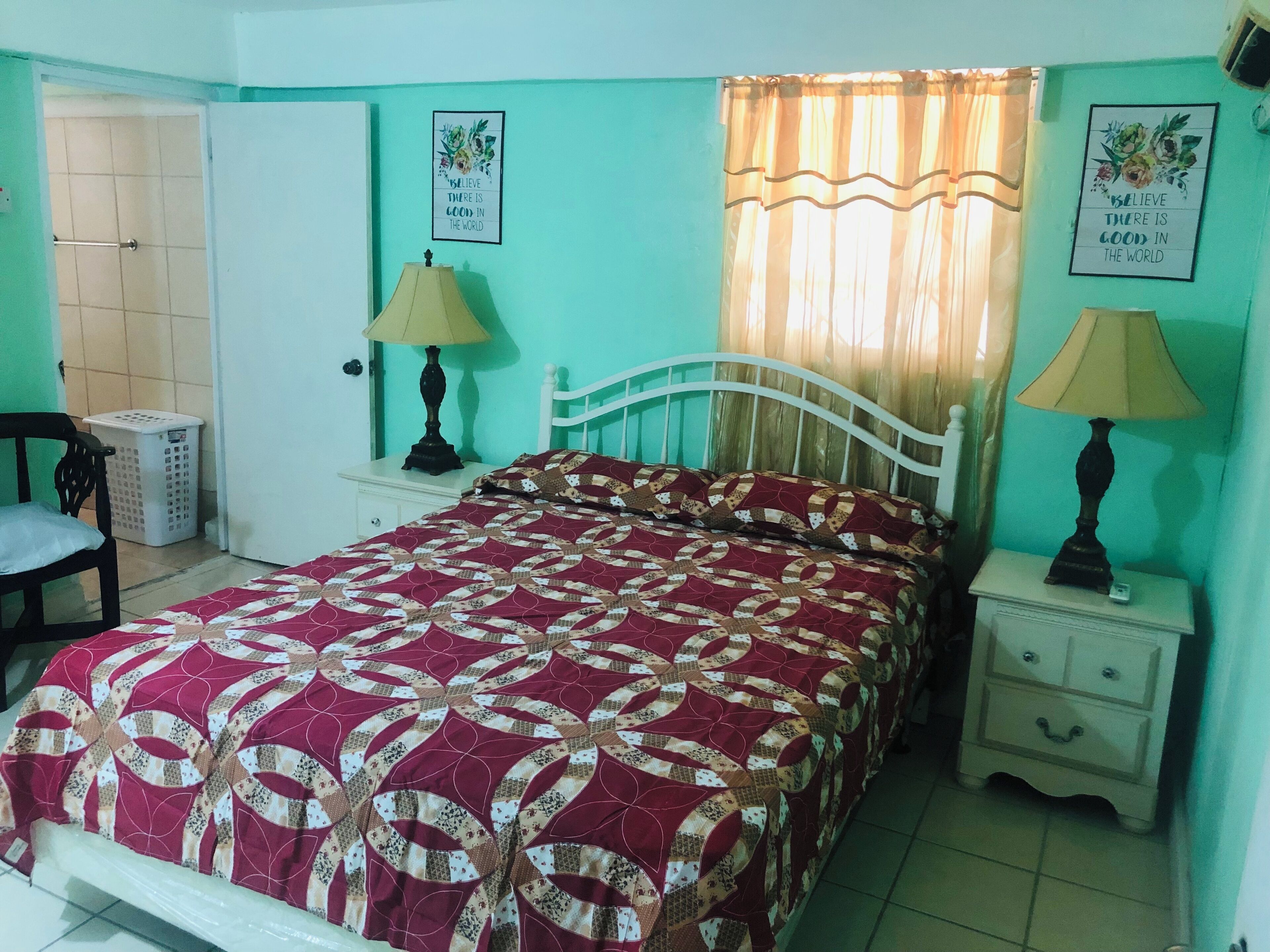 Iron/ironing board, internet, bed sheets