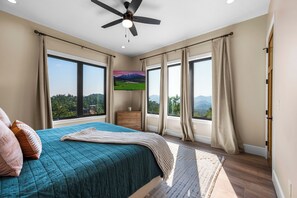 Bügeleisen/Bügelbrett, Reisekinderbett, kostenloses WLAN, Bettwäsche