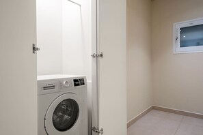 Interior - FIRST CLASS | 2BR | Stylish | Steps to Dubai Mall (Downtown)