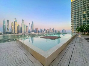 Pool - FIRST CLASS | 1BR| Luxury Bliss Near the Beach (Dubai Harbour)