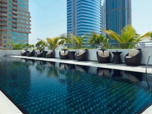Pool - FIRST CLASS | 3BR | Tranquil Vibes Retreat (JLT)