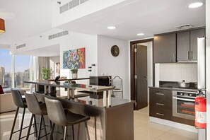 Private kitchen - FIRST CLASS | 3BR | Tranquil Vibes Retreat (JLT)