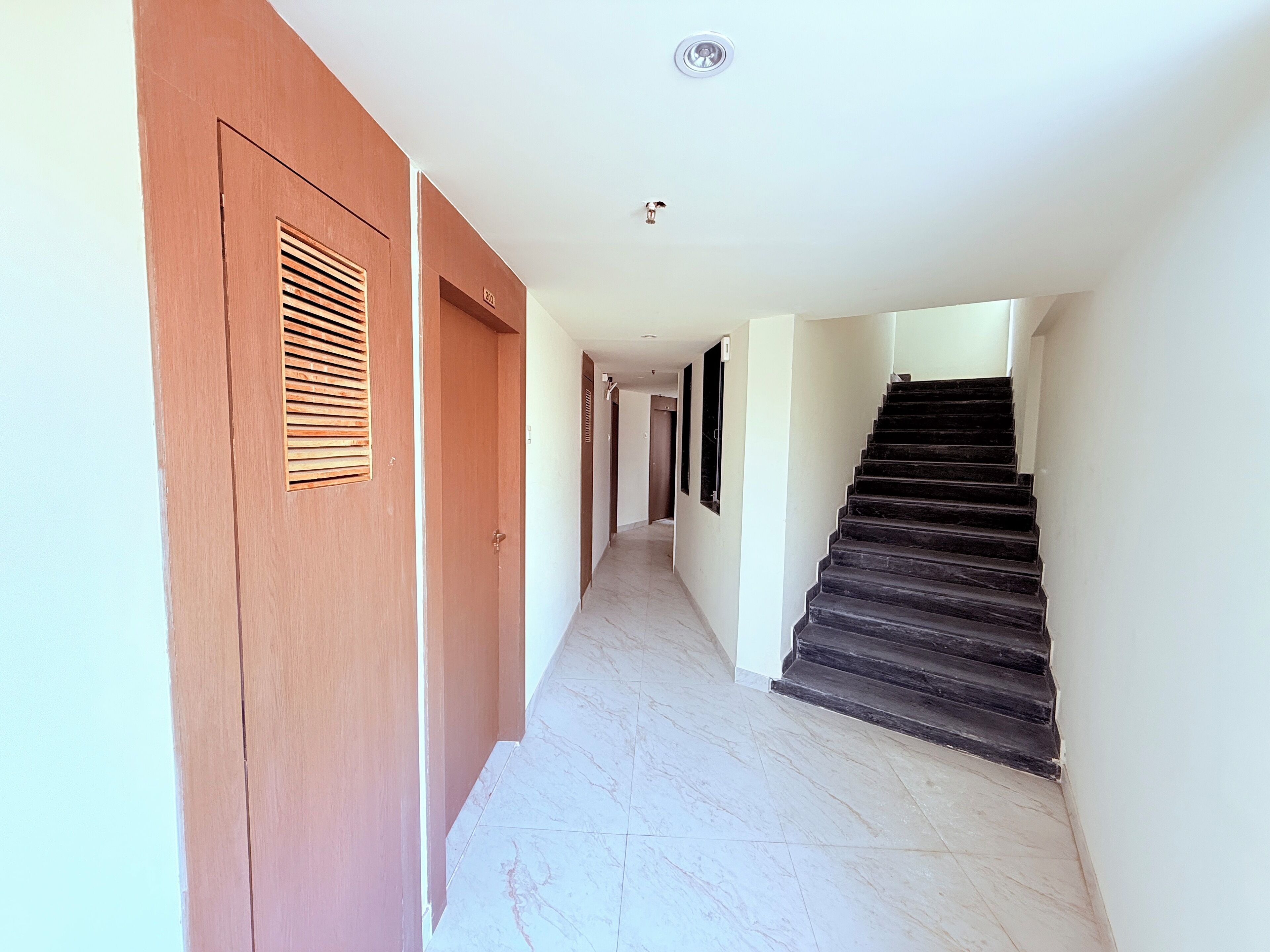 المنشأة من الداخل