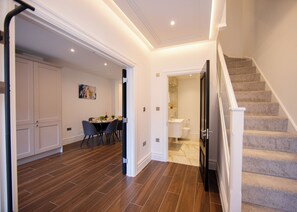 Interior - Beautiful 5 Bed House - Close to Windsor Castle! (Windsor)