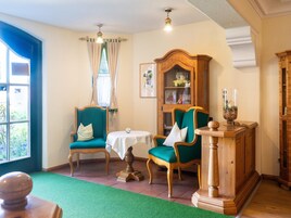 Apartment | Reception