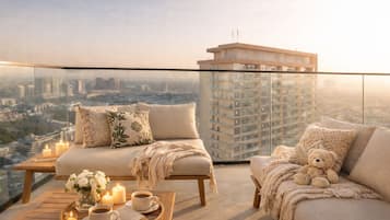 Apartamento luxo, sacada, vista para a cidade | Terraço/pátio