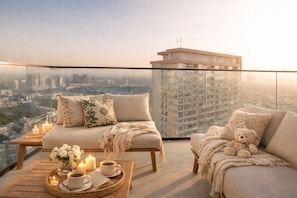 Apartamento luxo, sacada, vista para a cidade | Terraço/pátio