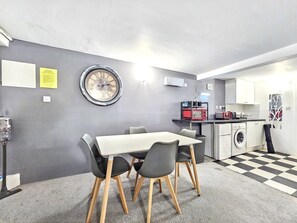 Dining - Hidden Putney Studio (London)