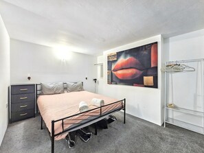 1 bedroom, iron/ironing board, WiFi, bed sheets - Hidden Putney Studio (London)