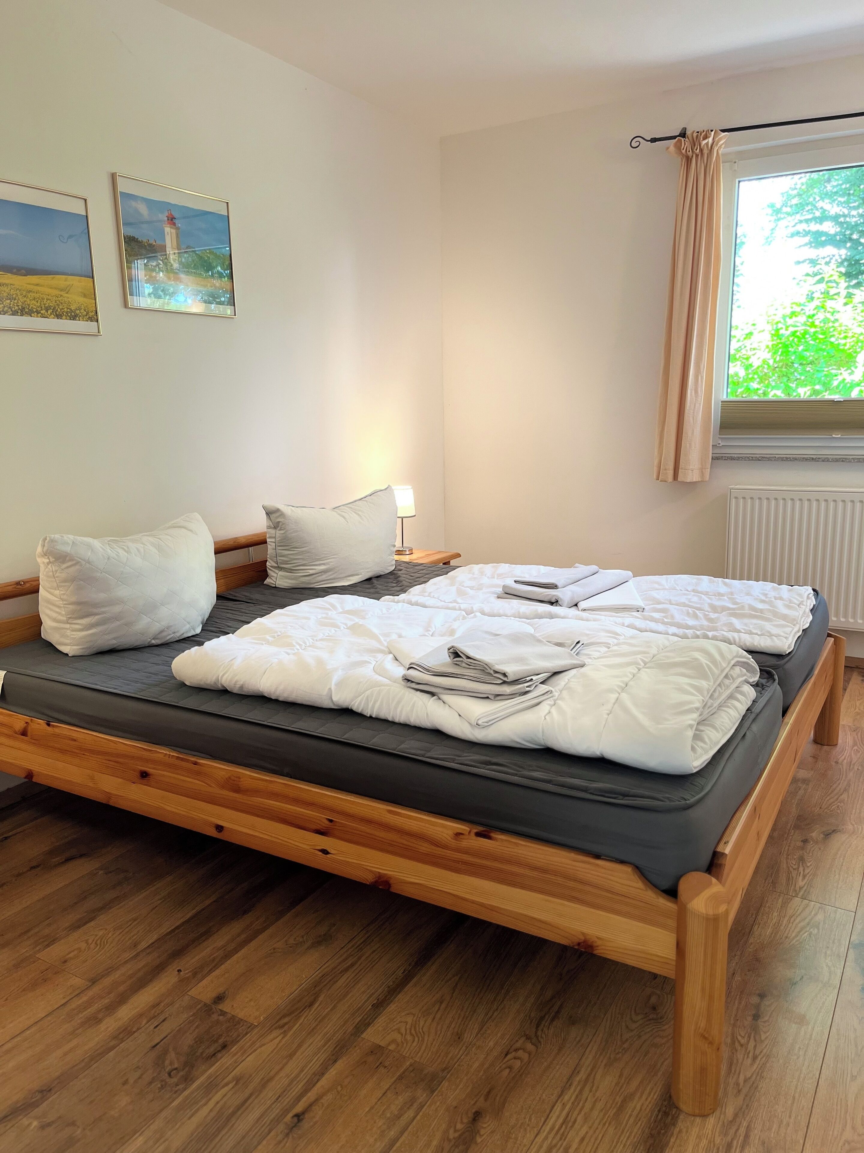 2 Schlafzimmer, Reisekinderbett, kostenloses WLAN, Bettwäsche