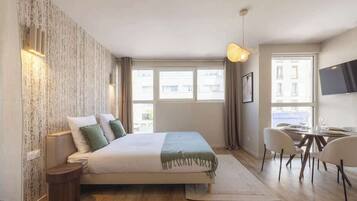 Fer et planche Ă repasser, Wi-Fi, draps fournis