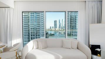 Premier appartement, 1 slaapkamer, balkon, gedeeltelijk uitzicht op zee | Woonruimte