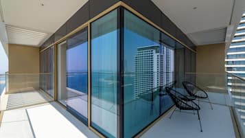 Leilighet – premium, 1 soverom, balkong, delvis sjøutsikt | Terrasse/patio