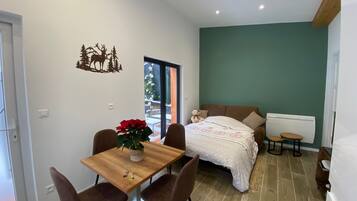 Fer et planche à repasser, Wi-Fi, draps fournis