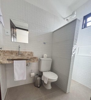 Basic Room, Lanai, Garden View | Bathroom - Bella vida274 (Porto Seguro)