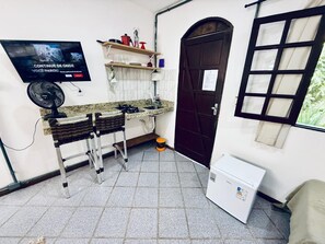 Phòng cơ bản, lanai, quang cảnh vườn | Bếp riêng | Lò vi sóng 