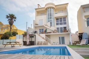 Building design - SURFinn Figueira Da Foz (Figueira da Foz)