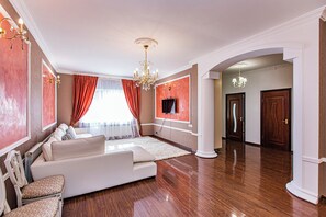 المنشأة من الداخل