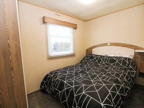 3 عدّة غرف نوم وبديكورات فريدة لكل غرفة وطراز فريد لكل وحدة