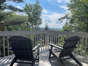 Property grounds - 4BR Beech Mt Lodge w/ Firepit and Views (Beech Mountain)