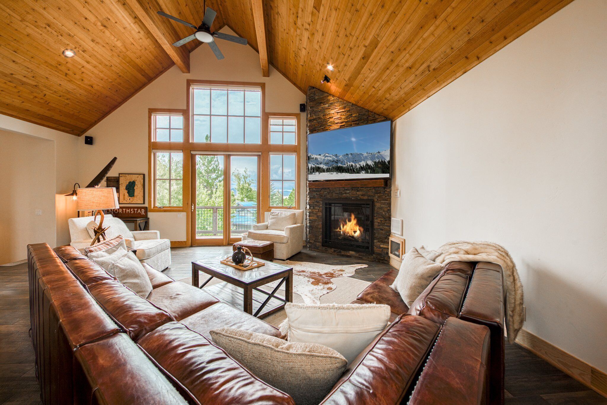 TV connectée, cheminée, chaîne hi-fi, imprimantes