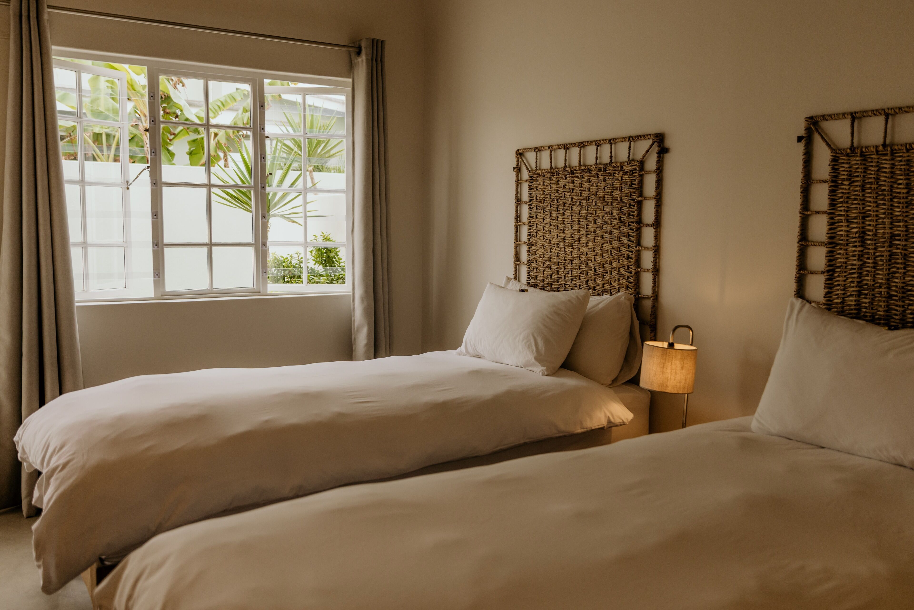 Classic-Zweibettzimmer, Gartenblick | Schreibtisch, laptopgeeigneter Arbeitsplatz, kostenloses WLAN