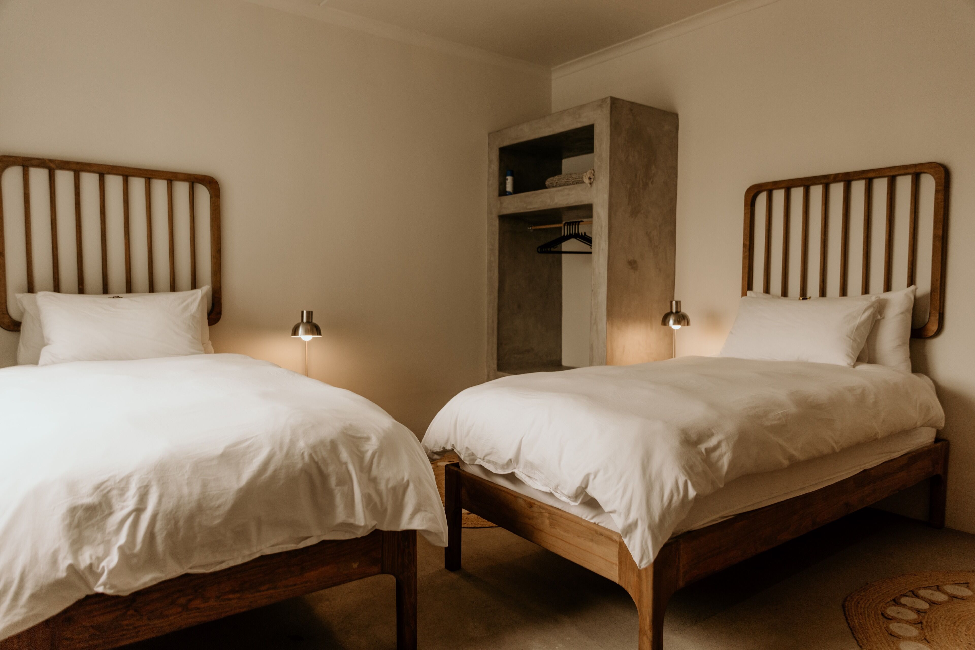 Superior-Vierbettzimmer, Gartenblick | Schreibtisch, laptopgeeigneter Arbeitsplatz, kostenloses WLAN