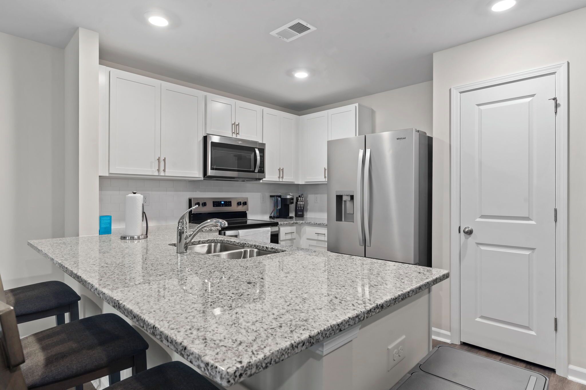 冰箱、微波炉、烤箱、炉灶